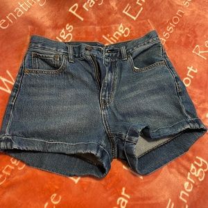 American Eagle Mom Short